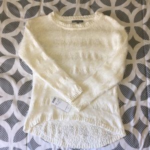 NY Collection cute white fuzzy sweater